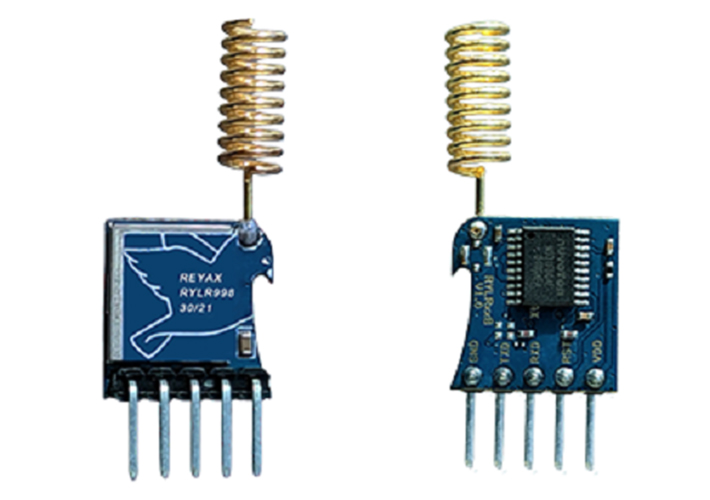 foto noticia Módulo transceptor LoRa con antena para proyectos IoT y aplicaciones inteligentes.